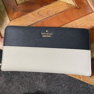 Kate Spade Black and Cream Wallet Never Used